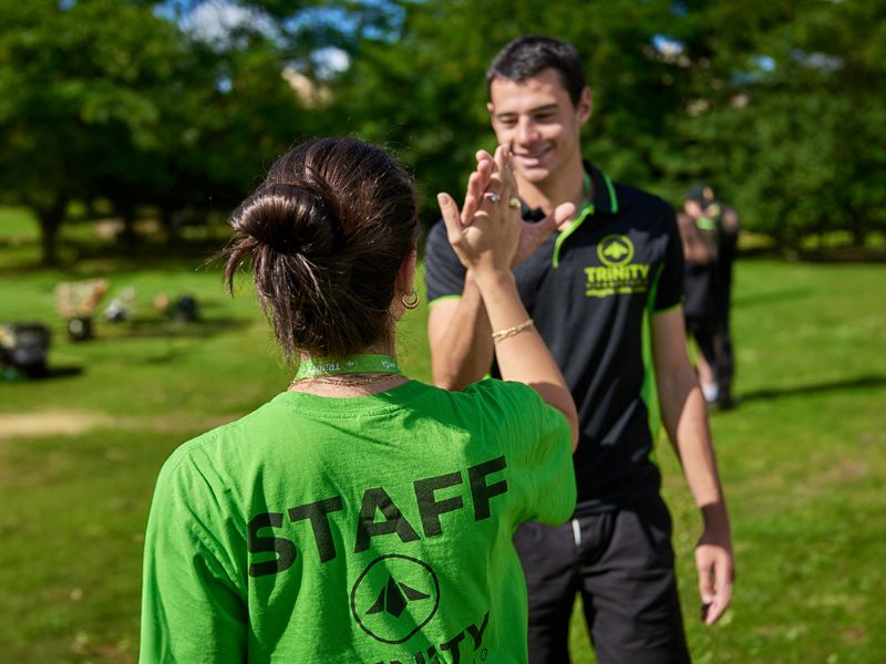 La sicurezza degli studenti è sempre al primo posto La mission di Trinity ViaggiStudio da sempre è quella di garantire viaggi studio in totale sicurezza. Le garanzie e assicurazioni per il tuo soggiorno studio Tutti i nostri pacchetti sono coperti da garanzie e polizze assicurative tra le migliori nel mondo dei viaggi studio. Le nostre polizze coprono infatti tutti gli aspetti della vacanza studio: sia la fase pre-partenza, grazie a polizze annullamento complete, sia il viaggio stesso.
