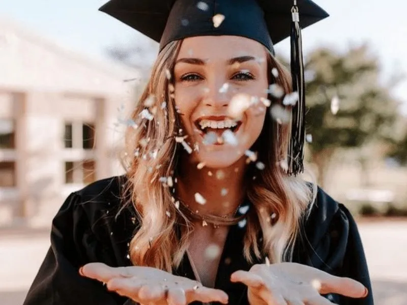 Anno Scolastico all’estero Trinity ti offre un pacchetto assicurativo completo per il tuo High School Program (Anno Scolastico all’estero): Polizza medico-bagaglio (massimale pari ad € 30.000 in Europa e € 100.000 nel resto del mondo). Polizza Annullamento Viaggio (facoltativa), che permette di annullare il viaggio per malattia, infortunio, debito scolastico o bocciatura e altri motivi oggettivamente documentabili. Il premio va corrisposto contestualmente alla firma del contratto e non è mai rimborsabile. Aumento massimale assicurativo (facoltativo), che permette di estendere il massimale a 10 milioni di €. Estensione per malattie pregresse (facoltativo), che permette di avere la copertura medica anche per le malattie pre-esistenti. Consulta le condizioni generali della polizza medico-bagaglio e Annullamento Viaggio fino al massimale assicurato. Scarica e consulta le condizioni generali