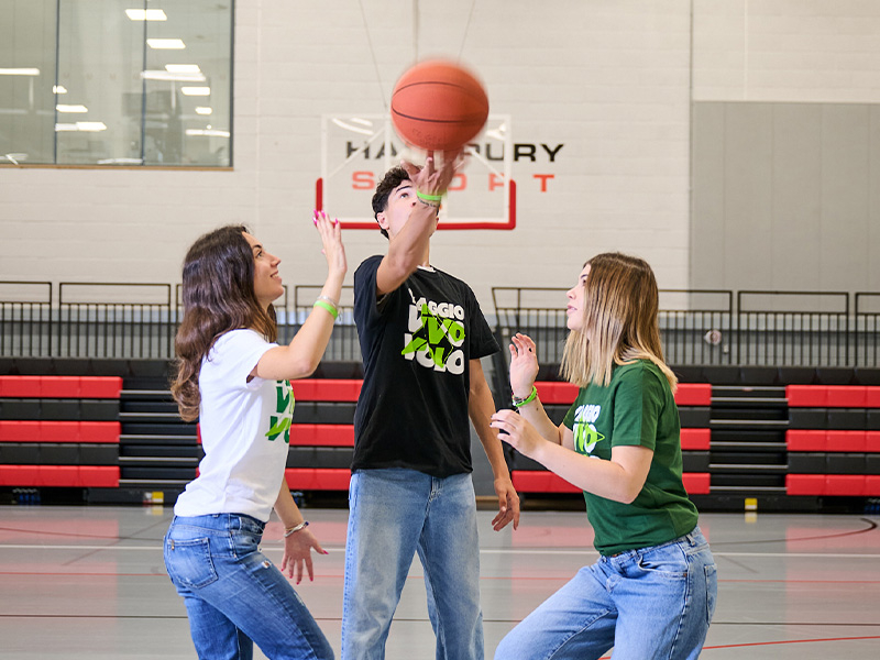 Vacanze studio all’estero tematiche: lingua, sport e passioni Le vacanze studio all’estero si arricchiscono con Programmi Speciali pensati per studenti che vogliono vivere un’esperienza internazionale ancora più completa, unendo lo studio della lingua inglese a sport, sostenibilità, creatività digitale oppure certificazioni di lingua. scopri i programmi speciali!