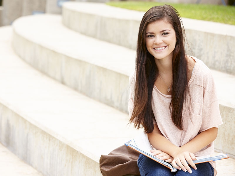 Exchange Se scegli il programma Exchange, studierai in una high school pubblica e alloggerai presso una delle famiglie ospitanti volontarie, che ti sceglierà in base al tuo profilo; Exchange PLUS Se scegli il programma Exchange PLUS, soggiornerai presso famiglie ospitanti selezionate e avrai la possibilità di esprimere delle preferenze.