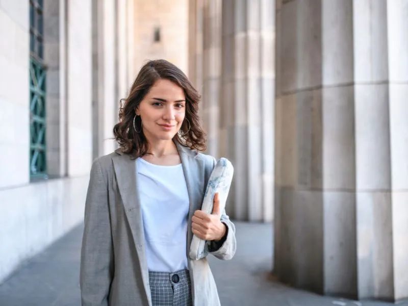 Perché frequentare un corso di lingua all’estero INPS per ragazzi? I programmi dei corsi di lingua all’estero per ragazzi e adulti possono essere l’occasione per vivere una prima esperienza didattico-formativa lontano da casa, ma in un contesto sicuro e protetto. Viaggerai in destinazioni internazionali, che ti permetteranno di scoprire culture diverse e conoscere nuove persone, inoltre avrai l’opportunità di: Perfezionare e certificare le tue competenze linguistiche; Maturare e stringere nuove amicizie in un ambiente sicuro; Acquisire abilità importanti per il percorso universitario e il futuro lavorativo.