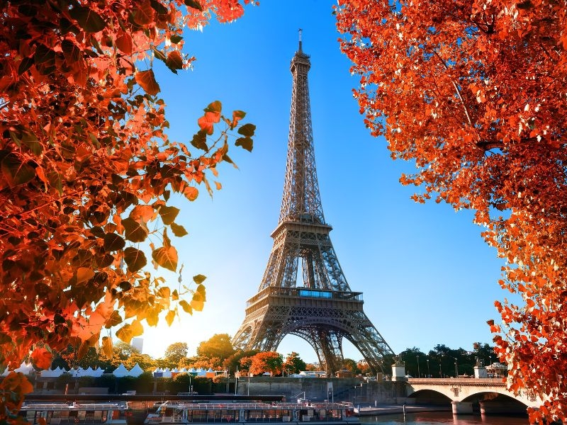 Vuoi migliorare il tuo francese? La Francia è il luogo perfetto per chi vuole approfondire la conoscenza della lingua a stretto contatto con i madrelingua. È il Paese perfetto per chi vuole cimentarsi con il francese, potendo visitare le città più particolari e belle. Parigi e Nizza sono tra le destinazioni dei programmi Estate Junior di Trinity ViaggiStudio.Hai tra i 12 e i 18 anni? Iscriviti alla tua prossima vacanza studio in Francia. Due settimane all’insegna del francese e del divertimento: 20 ore di lezione a settimana, ricco programma ricreativo e di escursioni nelle città più rappresentative. Contattaci